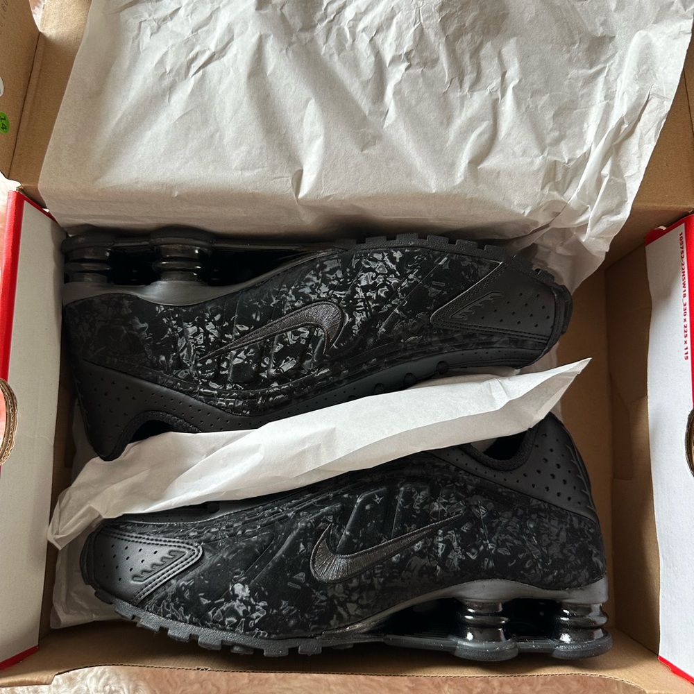 BRAND NEW NIKE SHOX